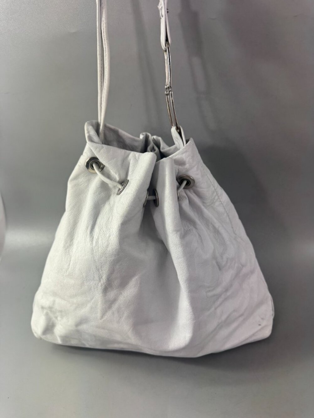 Neto White Leather Drawstring Shoulder Purse - Picture 5 of 14